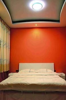 Yiguangnian Fashion Hotel 鳳凰県 エクステリア 写真